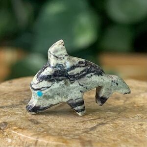 Native American Style Zuni Dolphin Fetish Bead Carved Stone Animal Figurine .7"